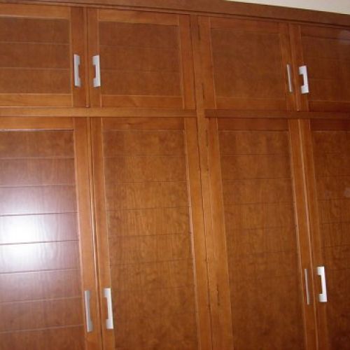 Frente de armario en Pino